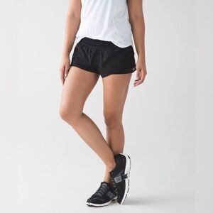 EUC Lululemon Black City Sky Run By Short w/ Luxtreme Liner + Pockets, Size 2